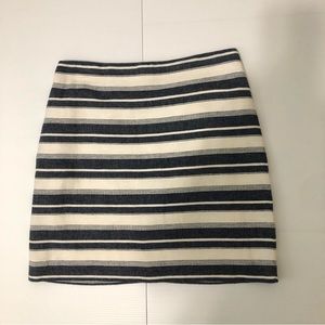 Ann Taylor LOFT Navy and White Woven Linen Skirt - Size 2